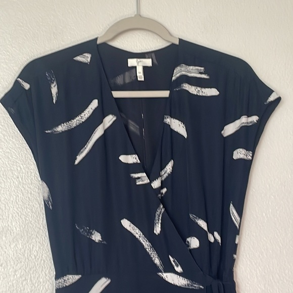 Joie Bethwyn Printed 100% Silk Short-Sleeve Wrap Navy Blue Dress Size XS - Picture 4 of 11
